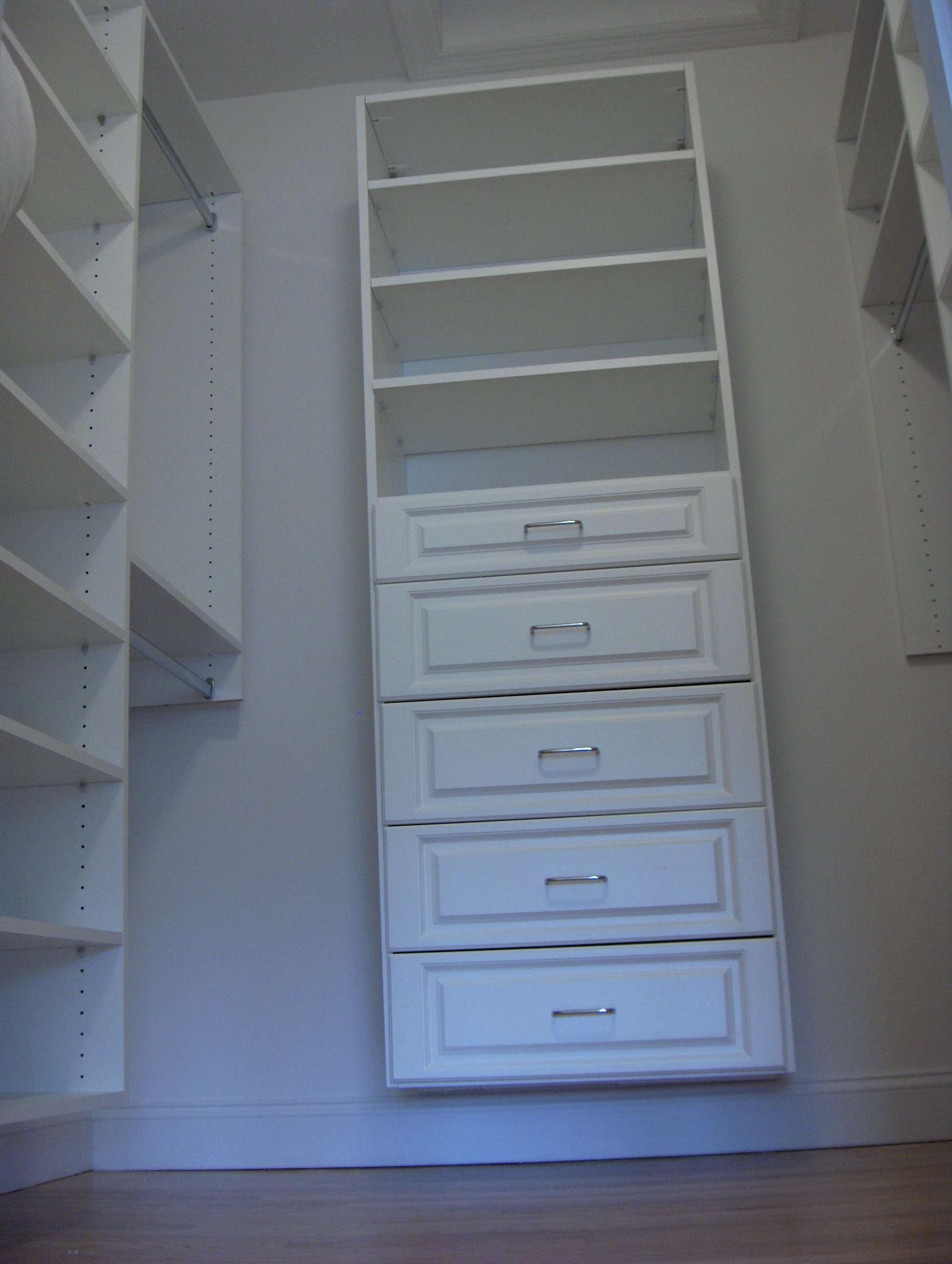 Bedroom 3 closet.JPG